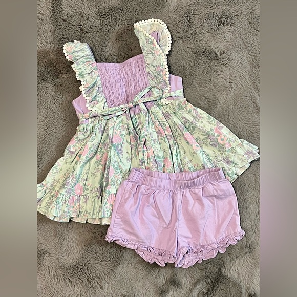 Ricrac & Ruffles Monogrammed “R” Floral Ruffle Top with Shorts Set - Picture 3 of 5